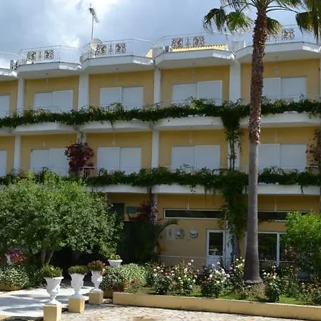 Отель Paloma Blanca