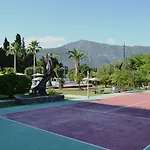 Paloma Blanca 3*