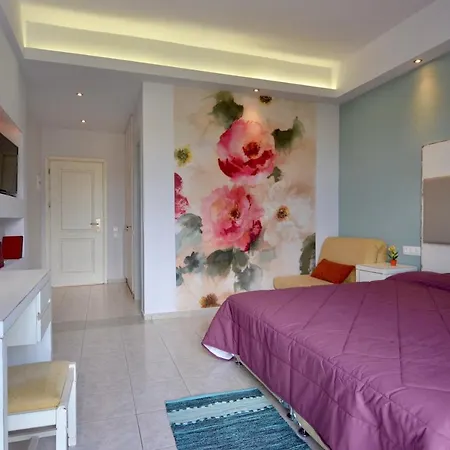Paloma Blanca Hotel 3*
