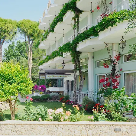Hotel Paloma Blanca 3*