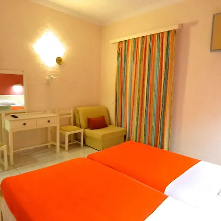 Hotel Paloma Blanca Ipsos