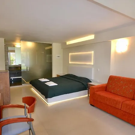 Hotel Paloma Blanca