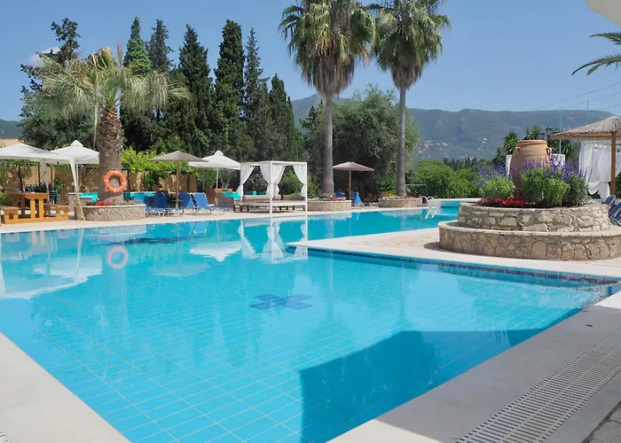 Отель Paloma Blanca