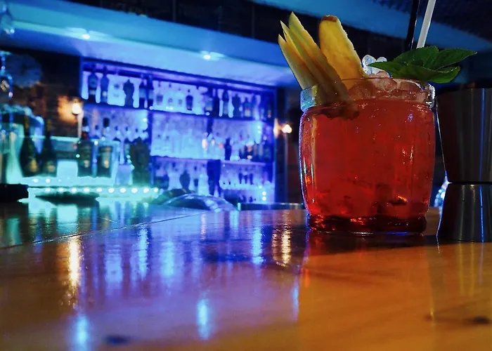 Отель Paloma Blanca